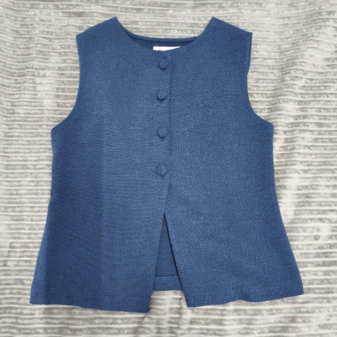 Mosaic Vest (Category: Vests) located in Makati City. Submitted by shakira999 (Listing ID 1464088329, Image 1). Description: .