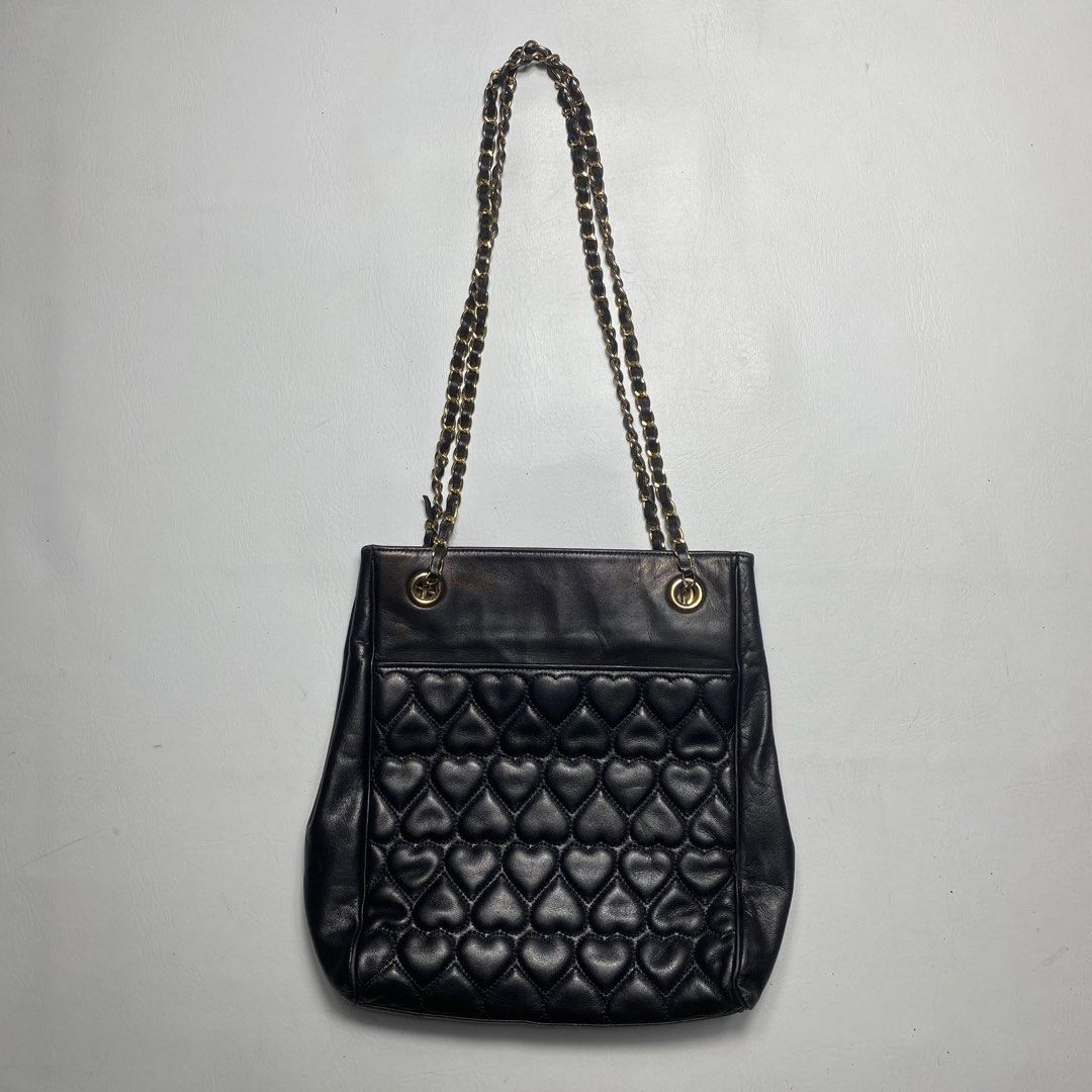 Moschino (Category: Luxury Bags & Wallets) located in Manila. Submitted by valuable_rags (Listing ID 1463984657, Image 3). Description: .