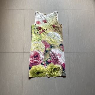 (Category: ) located in . Submitted by whodecidestowear (Listing ID 1463945535, Image 1). Description: .