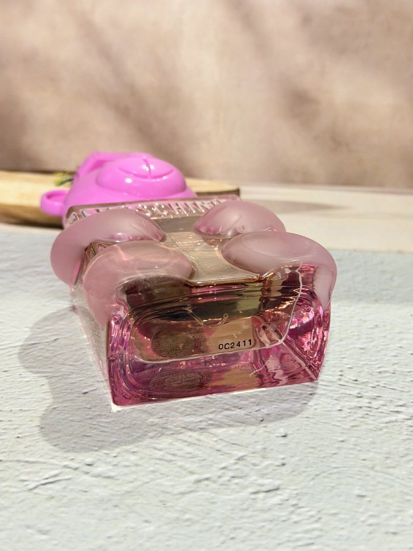 Moschino Toy 2 Bubblegum EDT 100ml (Category: Fragrance & Deodorants) located in Binan City. Submitted by perfsloveph (Listing ID 1464061024, Image 3). Description: Brand new and on hand. No haggling please. Last price posted. IG: @perfsloveph 💳 Gcash, Bank Transfer, Credit Card Same‑day delivery within Metro Manila, Laguna, and Cavite. J&T for other areas. Find your signature scent. Get yours now 🌹 DISCLAIMER: Any of the brands in our posts ar