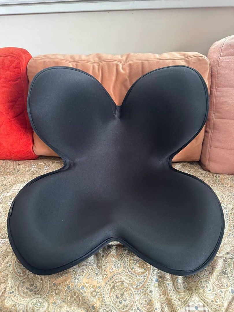 MTG Style Butterfly Shape Posture Seat (Category: Cushions & Throws) located in Quezon City. Submitted by dannikkishoppe2 (Listing ID 1464001604, Image 2). Description: MTG Style Butterfly Shape Posture Seat ‼️₱1800‼️ *good as new • Ergonomic design for ultimate comfort • Perfect for office chairs or home use • Aids in improving posture Please manage your expectations as there might be minimal flaws. Color may vary due to lighting, it may appear 