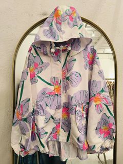 (Category: ) located in . Submitted by thejoyofpreloved (Listing ID 1464109065, Image 1). Description: .