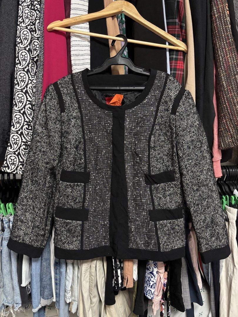 Narciso Rodriguez (Category: Coats, Jackets and Outerwear) located in Pila. Submitted by isabelasthriftclothes (Listing ID 1464049689, Image 1). Description: .