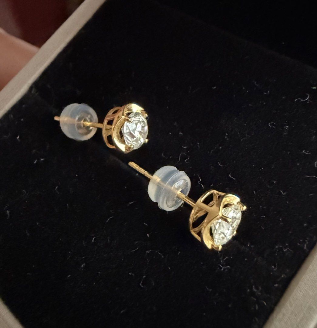 1 ct natural Diamond earrings , 18k Yg (Category: Earrings) located in Las Pinas. Submitted by cath_mill (Listing ID 1463984594, Image 3). Description: Natural diamond classic studs 1 ctw .50 ct + .50 ct round brilliant buo HK setting, 18k yg silicon lock Bnew w box & certificate Ships from Las Pinas Thank you.