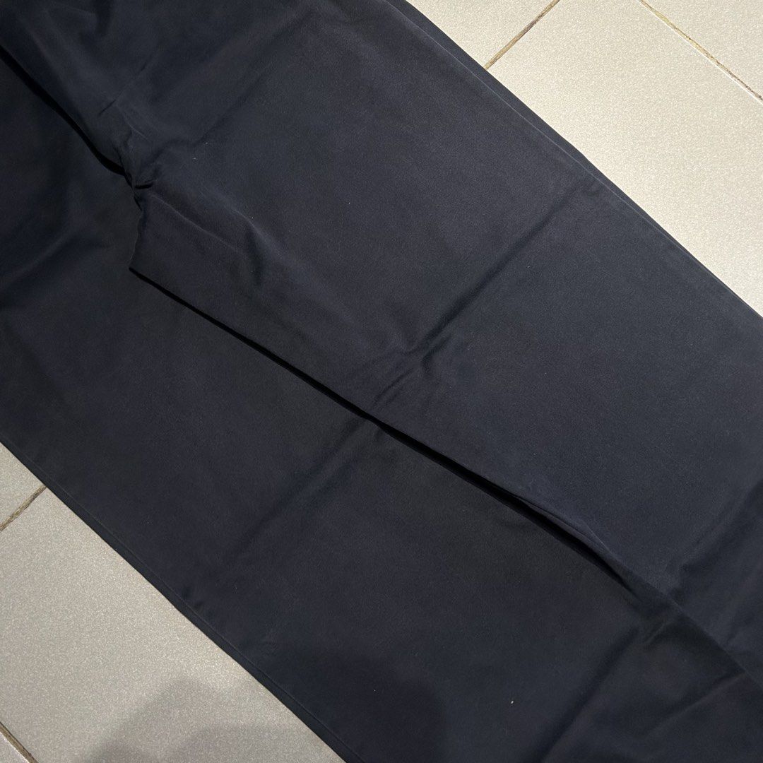 Nautica Navy Chinos (Category: Chinos) located in Angeles City. Submitted by 5am.collective (Listing ID 1463969935, Image 3). Description: Nautica Navy Chinos PHP 449 Only🏷️ Waist 34 Length 41 Leg Open 9 Excellent Condition💙.