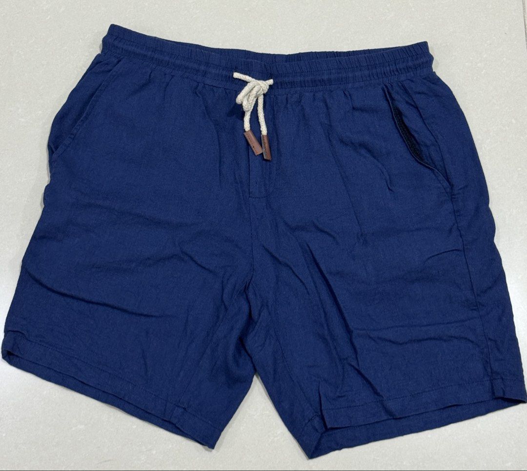 Navy Blue Drawstring Shorts for Men's (Category: Shorts) located in Pasay City. Submitted by prelovedd.nutz (Listing ID 1464117696, Image 1). Description: - Comfortable navy blue shorts - Elastic waistband with drawstring tie - Ideal for casual wear or lounging Meet up Available 😊 Grab delivery Available- buyer covered the delivery fee..