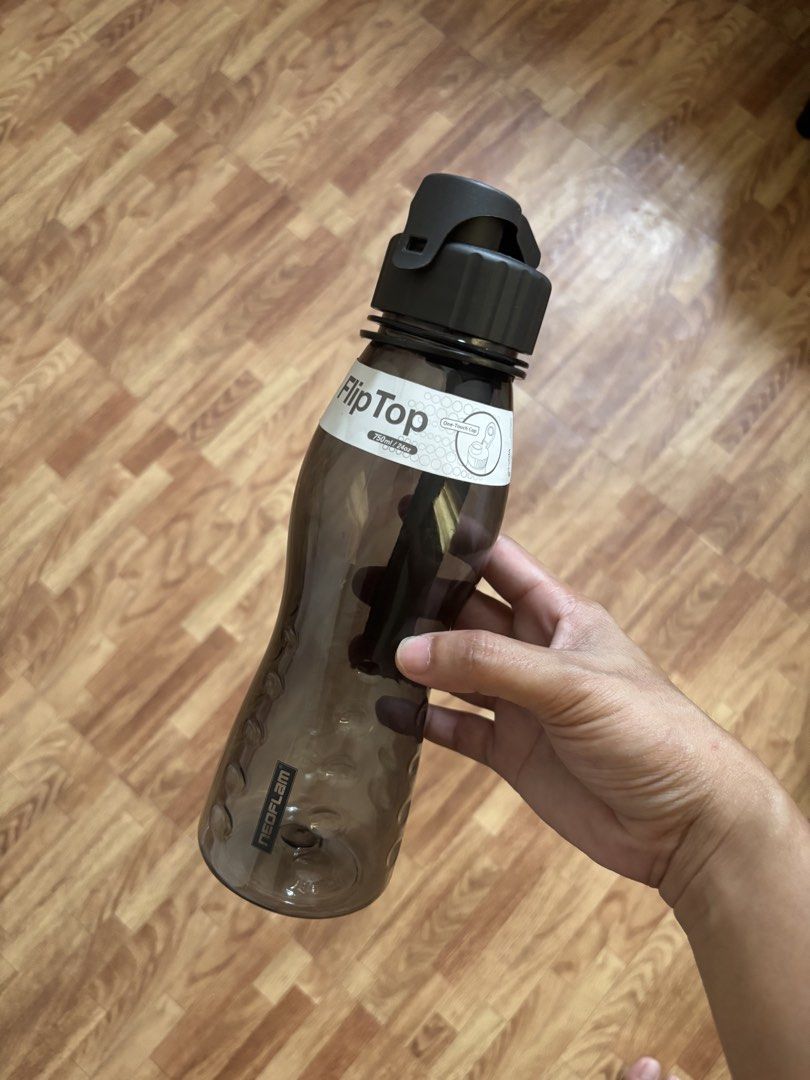 NEOFLAM FLIPTOP TUMBLER (Category: Water Bottles & Tumblers) located in Pasig City. Submitted by krab_98 (Listing ID 1463944898, Image 1). Description: Brande new neoflam fliptop tumbler.