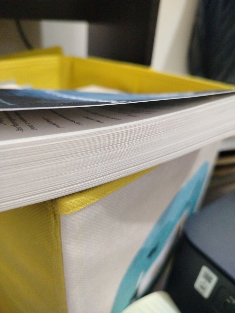 Neverwhere by Neil Gaiman (Category: Storybooks) located in Cebu City. Submitted by oldestdr999m (Listing ID 1464005366, Image 3). Description: RFS: Decluttering! MOP: GCash & Maribank.