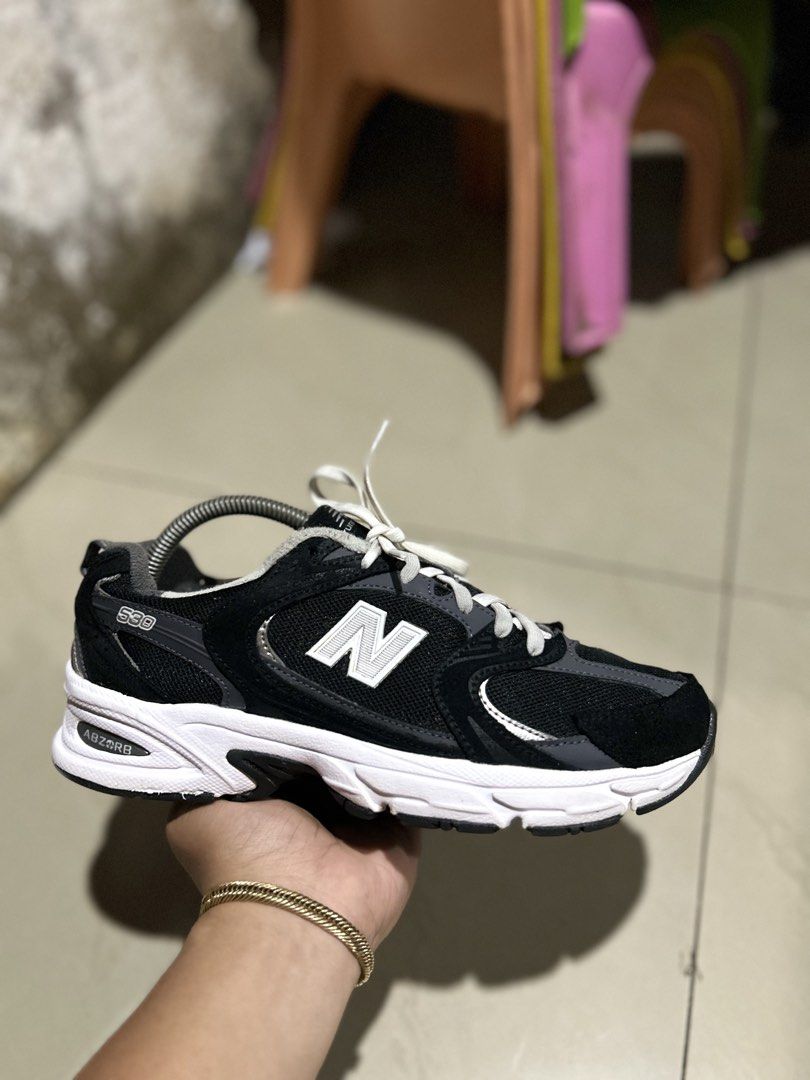 New Balance (Category: Sneakers) located in Cebu City. Submitted by cyrilk1cks (Listing ID 1463994150, Image 1). Description: .