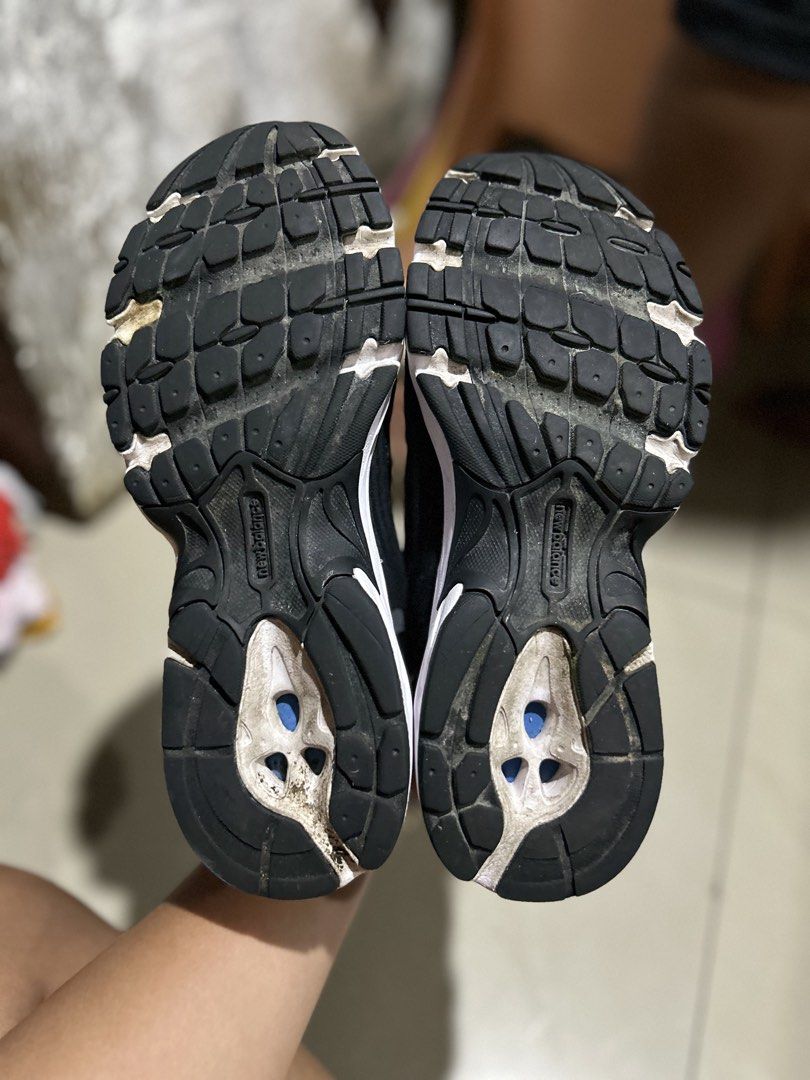 New Balance (Category: Sneakers) located in Cebu City. Submitted by cyrilk1cks (Listing ID 1463994150, Image 3). Description: .