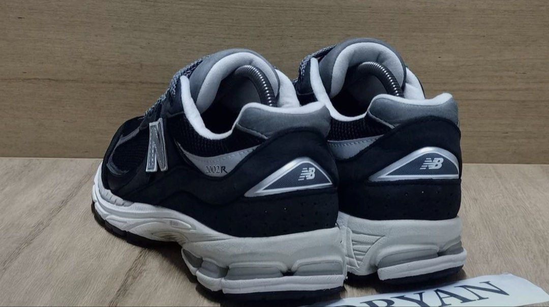 New Balance 2002r Black Castlerock (Category: Sneakers) located in Las Pinas. Submitted by deepsouthe (Listing ID 1464130646, Image 3). Description: New Balance 2002r Black Castlerock M9, W10.5, 8.5uk, 42.5eu, 27cm Excellent Condition No issues, like new Php, 2999 plus sf Las Pinas area.