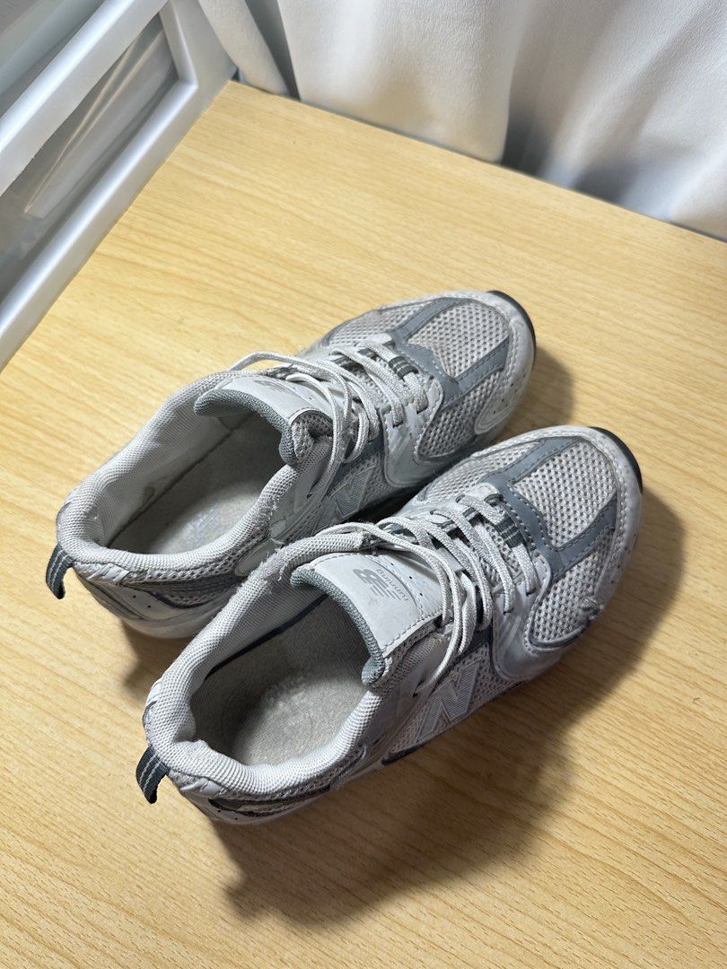 New Balance 530 Sneakers Grey (Category: Babies & Kids Fashion) located in Las Pinas. Submitted by lemartinshop (Listing ID 1464032356, Image 1). Description: Grey NB530 sneakers Size US1, EU 32.5, 19cm Some signs of wear, especially on the toe box. Great for everyday wear or light workouts..