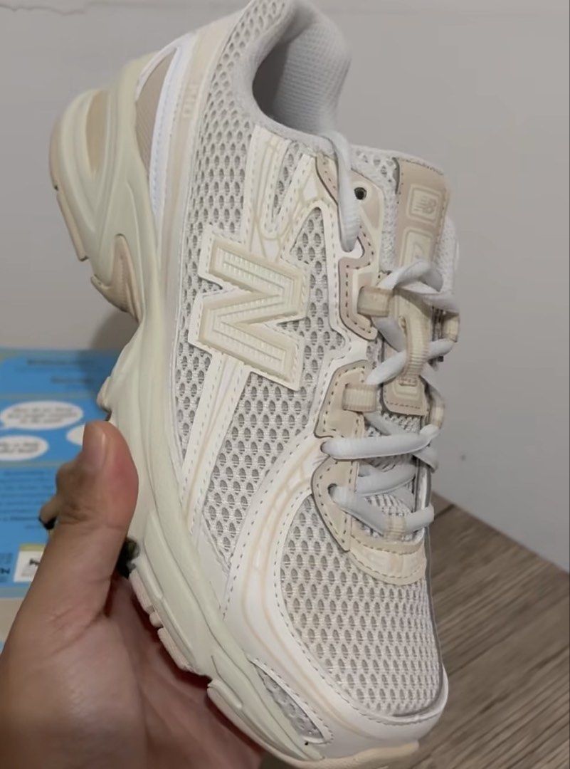 New Balance 740 (Category: Sneakers) located in Manila. Submitted by stopshop26 (Listing ID 1464010603, Image 1). Description: New Balance 740 US 6 (23cm) Brand new and original Onhand and ready to ship.