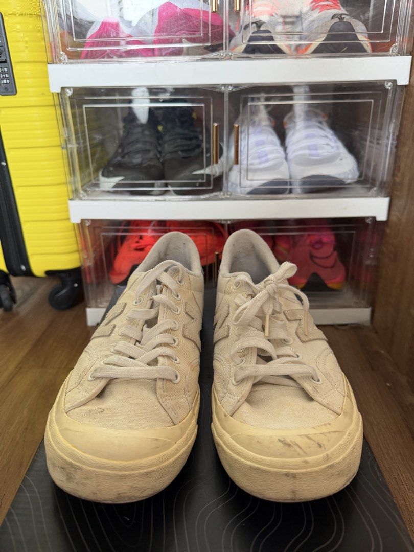 New Balance ProCourt (Category: Sneakers) located in Quezon City. Submitted by callmeo (Listing ID 1464025854, Image 2). Description: New Balance ProCourt / CT300 📏 US 9 | EU 42.5 | CM 27 Classic court-style lifestyle sneaker. Well-loved with signs of use. Price: ₱700 Pick up: The Orabella, Proj. 4 QC.