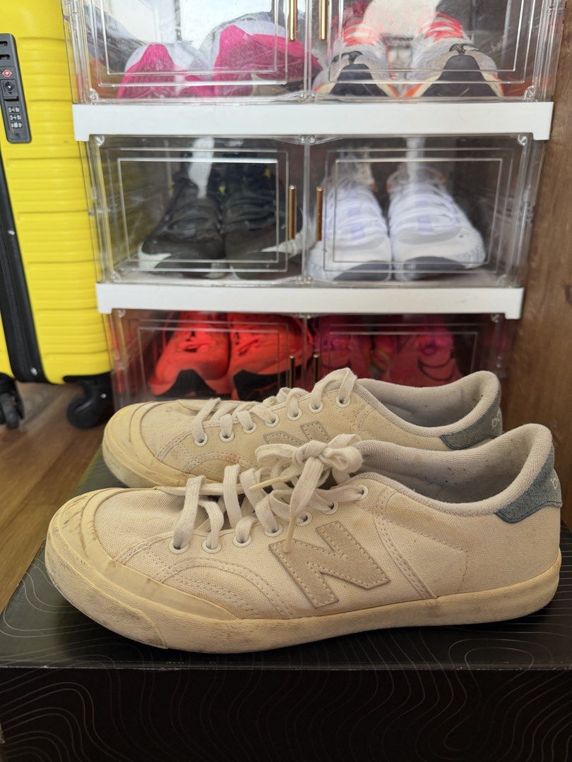 New Balance ProCourt (Category: Sneakers) located in Quezon City. Submitted by callmeo (Listing ID 1464025854, Image 3). Description: New Balance ProCourt / CT300 📏 US 9 | EU 42.5 | CM 27 Classic court-style lifestyle sneaker. Well-loved with signs of use. Price: ₱700 Pick up: The Orabella, Proj. 4 QC.