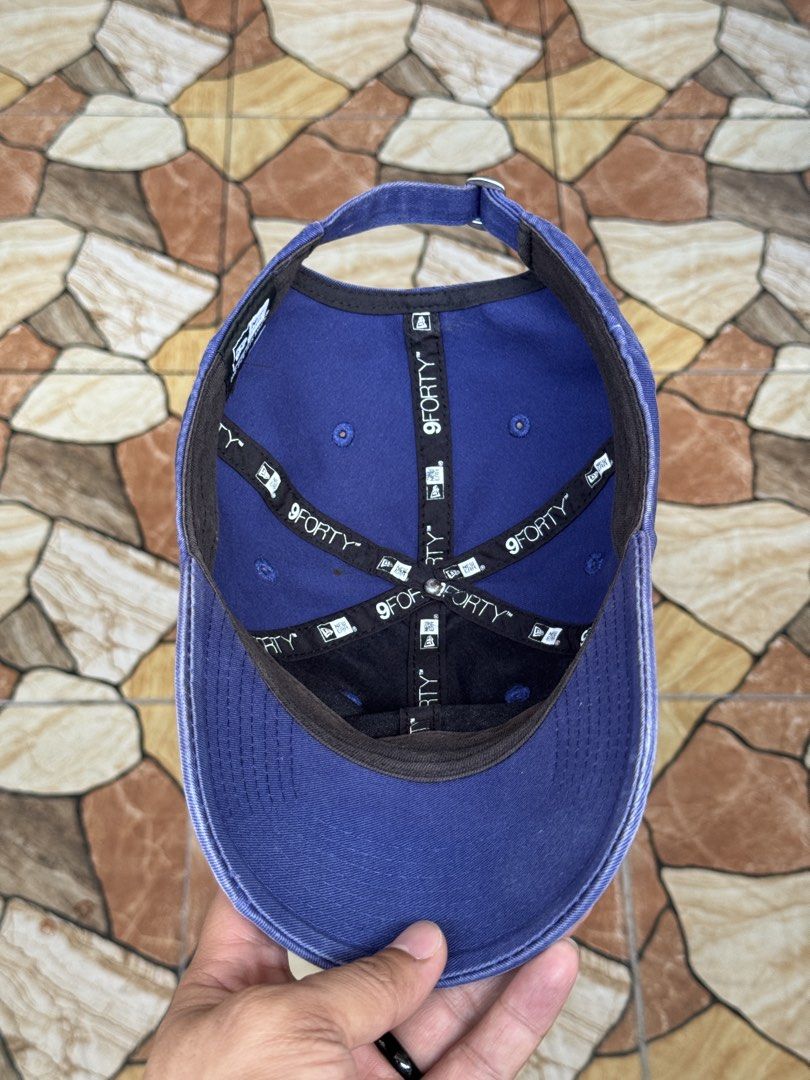 New Era 9Twenty Mini Logo LA Strapback (Category: Caps & Hats) located in Marilao. Submitted by carlokilla (Listing ID 1463953646, Image 3). Description: Used. Issue see photos. Rust stain/1 remove stitch.