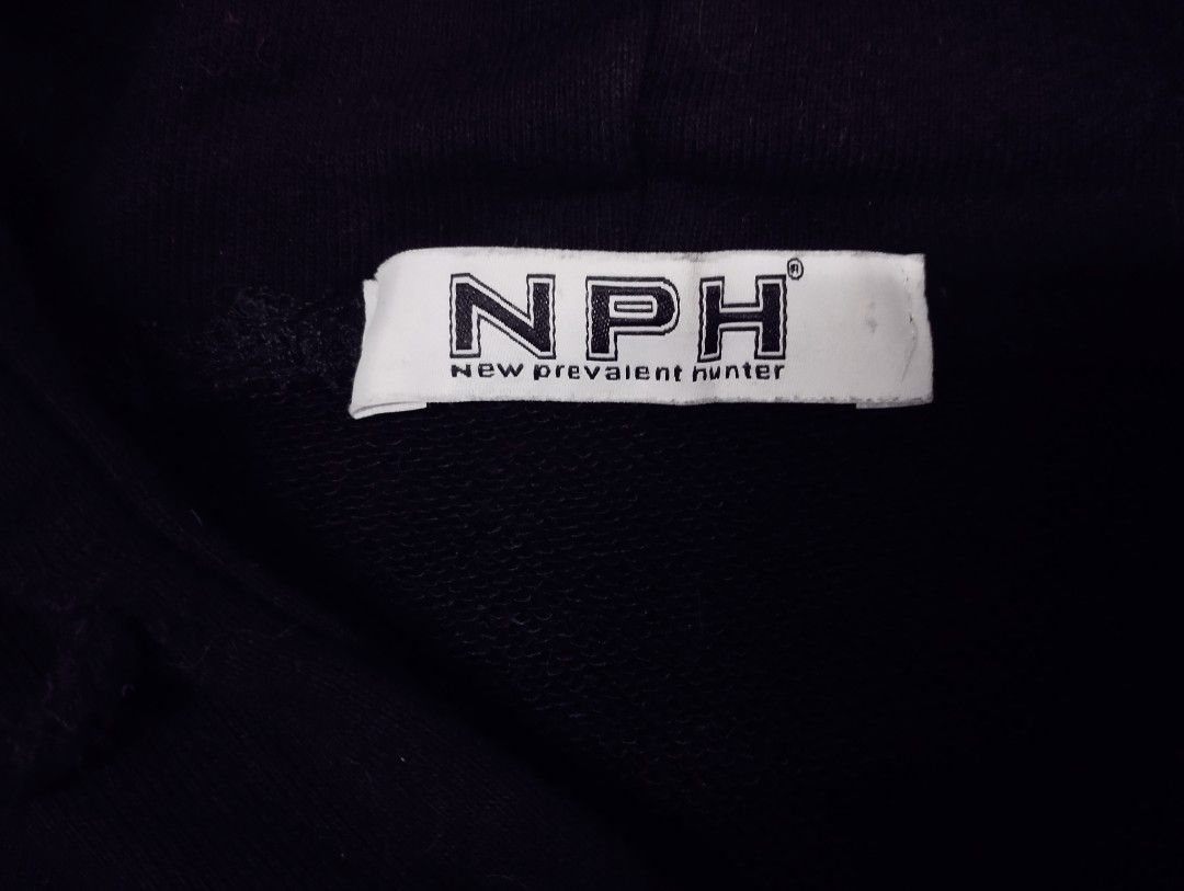 New Prevalent Hunter Falling in Reverse Black Hoodie (Category: Coats, Jackets and Outerwear) located in Quezon City. Submitted by thegentlethrifter_1.0 (Listing ID 1463997790, Image 3). Description: Color Rate: 9.8/10 Size on Tag: M (Mens) Fit to: S to M (Mens) M to L (Womens) Price: Php 400 + Shipping Dimes: 26 inches (Length) 20 inches (Width) Note: More verification may be required. Complete tags. We do not declare whether the item is legitim