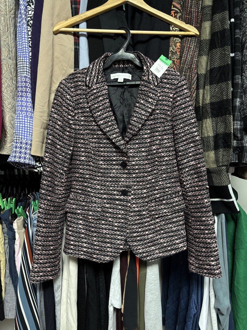 New York & Company (Category: Coats, Jackets and Outerwear) located in Pila. Submitted by isabelasthriftclothes (Listing ID 1464078442, Image 1). Description: .