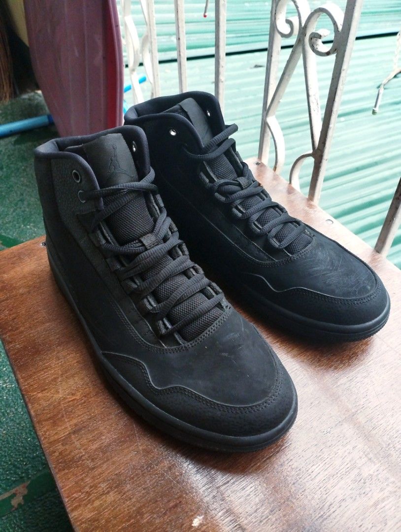 Nike Air Jordan Executives Triple Black (Category: Sneakers) located in Bocaue. Submitted by jhnr_adri20 (Listing ID 1464069563, Image 1). Description: Size 43EUR | 9.5US | 8.5UK never been used can ship nationwide.