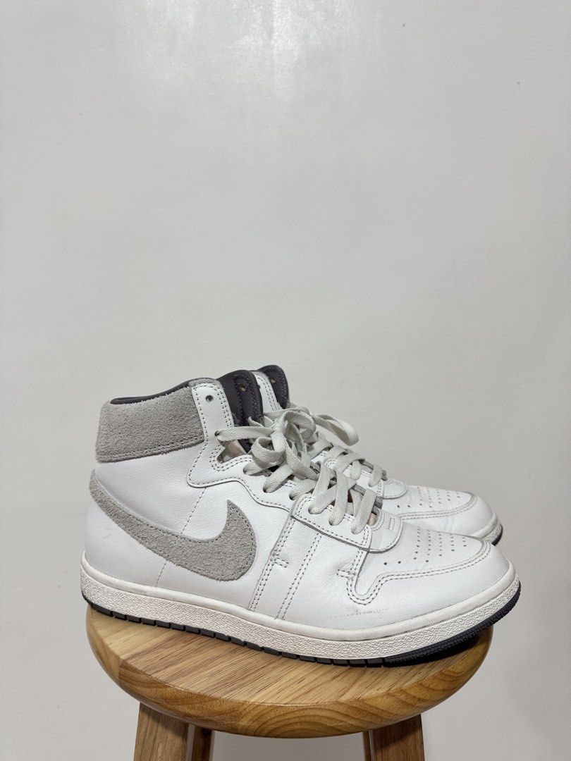 Nike Air Ship / Jordan 1 (Category: Casual Shoes) located in Angeles City. Submitted by kingfpc (Listing ID 1464047945, Image 3). Description: - Brand: Nike - Model: Air Ship / Jordan 1 - Color: White with Grey accents - Size: UK 9.5 / US 10 / EU 44 - Condition: Good, pre-owned - Style: Casual, High-top.