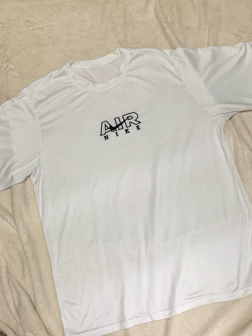 Nike Air White Oversized Tshirt - Large (Category: Tshirts & Polo Shirts ) located in Bacoor. Submitted by justinecb (Listing ID 1464081165, Image 1). Description: Not orig Embroidered design Large oversized Lightweight and Stretchy cotton.