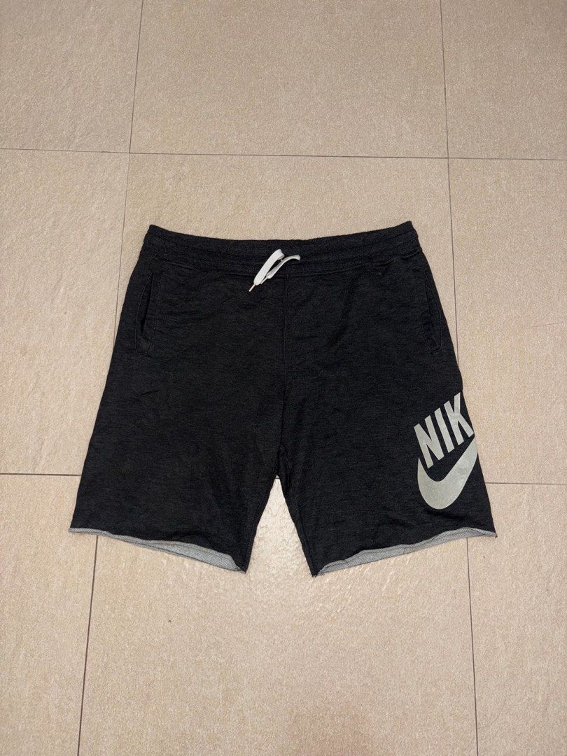 nike alumni short (Category: Shorts) located in Manila. Submitted by triptothrift7 (Listing ID 1464071017, Image 3). Description: pm me for fast transaction! N*KE ALUMNI CRACK LOGO SHORT BIG SIZE for only 899 size 2XL waistline 38 to 44 stretch length 21 no issue excellent condition color rate 9/10 mode of payment gcash or bank transfer location Biñan laguna.