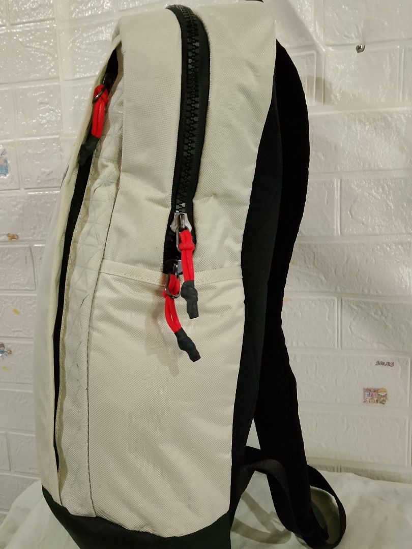 Nike Backpack (Category: Backpacks) located in Bago City. Submitted by champsthrift. (Listing ID 1463984154, Image 2). Description: NIKE BACKPACK 🎒 Classic and sporty Nike backpack, perfect for school, work, gym, travel, or everyday use. Brand: Nike Color: cream / Black Design: Clean & minimalist Style: Unisex Condition: Pre-loved / very good condition Closure: Zipper Features: Spacious main compartment with front Nike logo.
