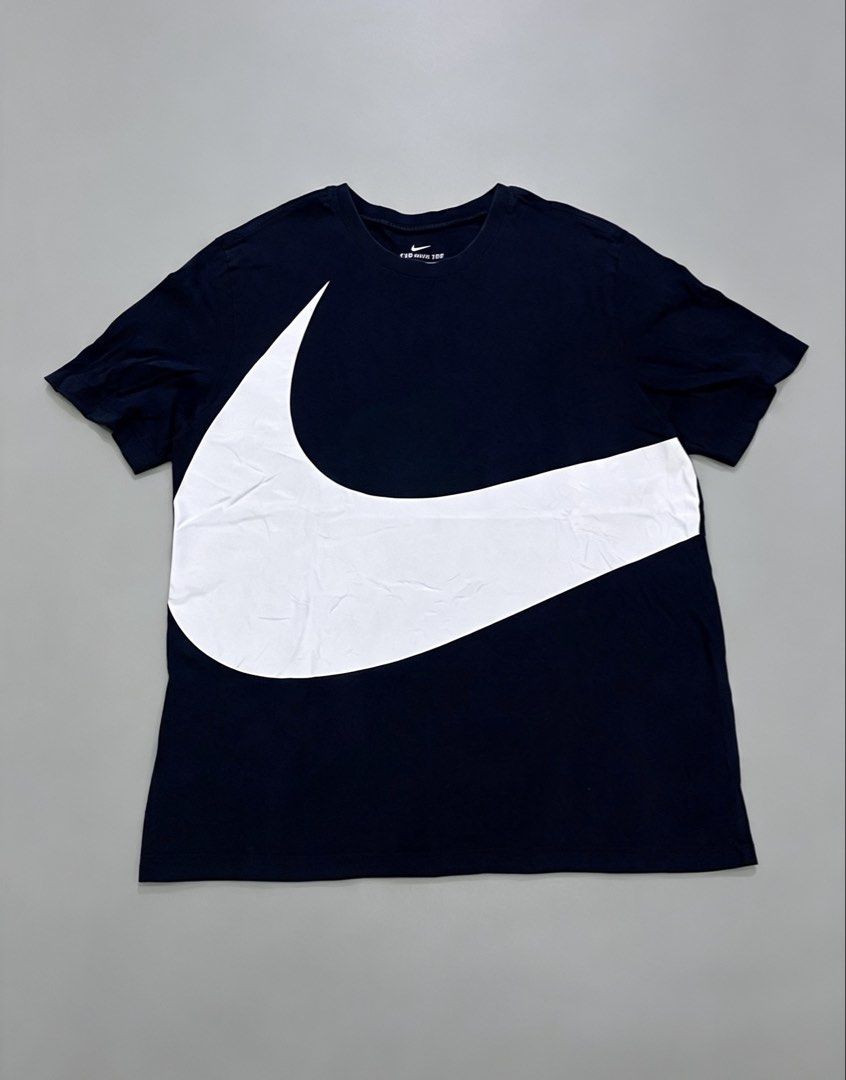 Nike bigswoosh Tshirt (Category: Tshirts & Polo Shirts ) located in Manila. Submitted by 2ndmemoir (Listing ID 1464048228, Image 1). Description: Nike No issue Excellent condition 9.8 colorate No flaws 21 inches wodth 29 inches length.