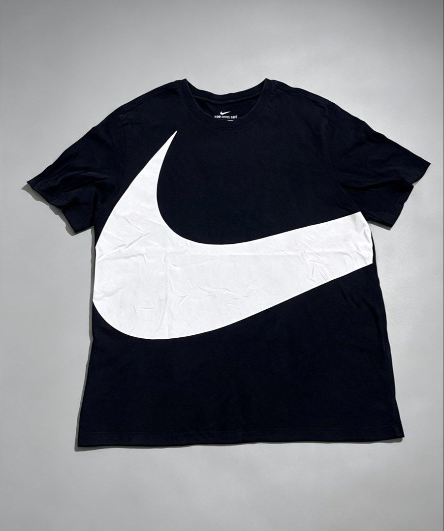 Nike bigswoosh Tshirt (Category: Tshirts & Polo Shirts ) located in Manila. Submitted by 2ndmemoir (Listing ID 1464048228, Image 2). Description: Nike No issue Excellent condition 9.8 colorate No flaws 21 inches wodth 29 inches length.