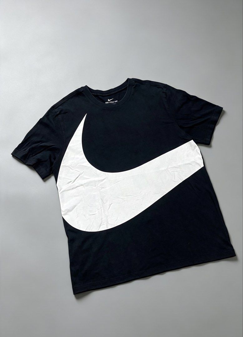 Nike bigswoosh Tshirt (Category: Tshirts & Polo Shirts ) located in Manila. Submitted by 2ndmemoir (Listing ID 1464048228, Image 3). Description: Nike No issue Excellent condition 9.8 colorate No flaws 21 inches wodth 29 inches length.