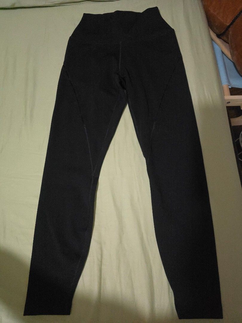 Nike Black Dri-fit Leggings (Category: Activewear) located in Quezon City. Submitted by moonstruckery (Listing ID 1464071462, Image 1). Description: - Black Nike Leggings - High-waisted fit.