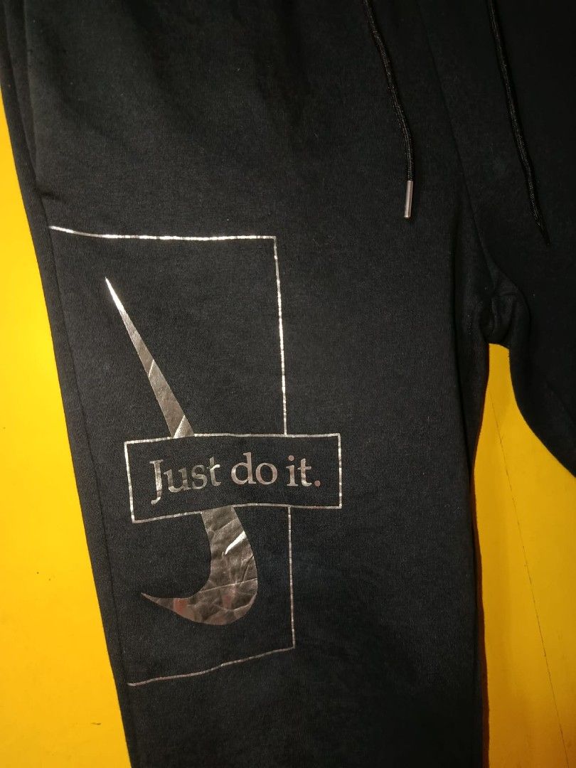 Nike Black Sweatpants "Just Do It" Logo (Category: Joggers) located in Bani. Submitted by bontigaoja29928 (Listing ID 1464092747, Image 3). Description: Nike Sportswear Icon Clash Casual Loose Bundle Feet Sports Pants/Trousers/Joggers 📍₱220 + SHIPPING SMALL ON TAG Waistline 28-34 x Length 37.5 EXCELLENT CONDITION 9/10 COLORATE NEED WASH ONLY (fresh from the bale).