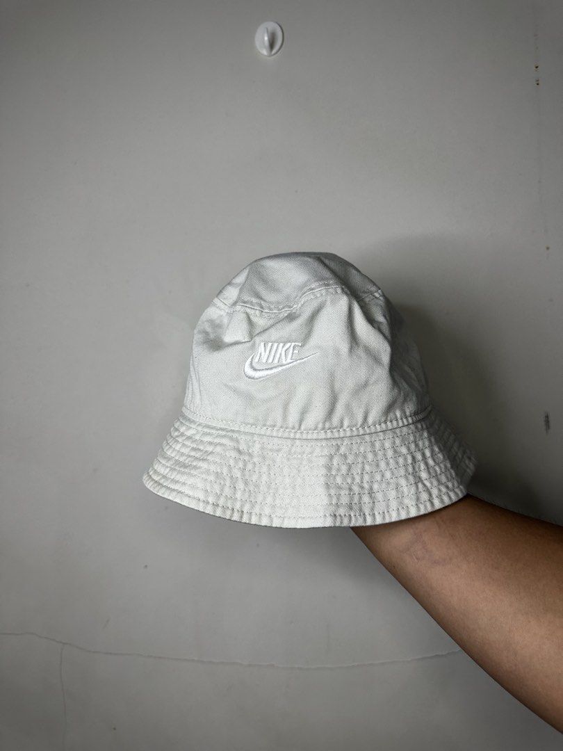 NIKE BUCKET (Category: Caps & Hats) located in Molave. Submitted by thriftmate13 (Listing ID 1464077475, Image 1). Description: .
