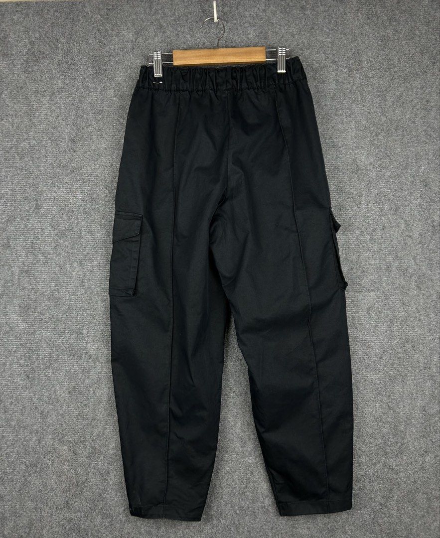 Nike Cargo Pants (Category: Jeans) located in Cebu City. Submitted by tanlawr07 (Listing ID 1464042315, Image 3). Description: Size Small Orig 💯 Excellent Condition No issue 880 only 📍Cebu City Location .