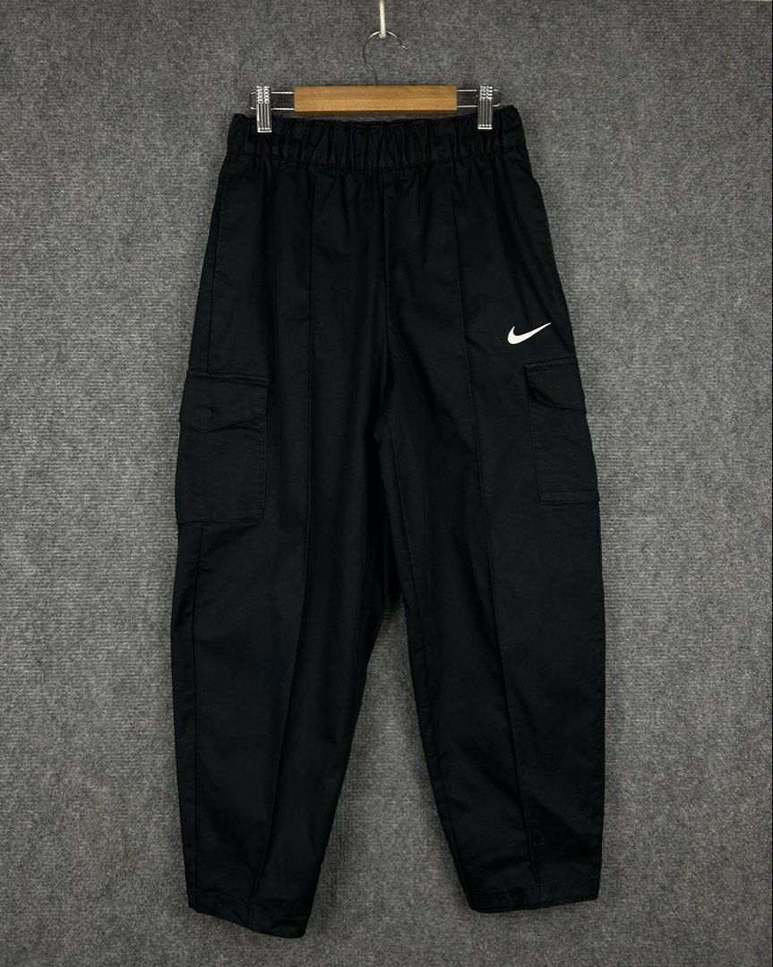 Nike Cargo Pants (Category: Jeans) located in Cebu City. Submitted by tanlawr07 (Listing ID 1464042315, Image 1). Description: Size Small Orig 💯 Excellent Condition No issue 880 only 📍Cebu City Location .