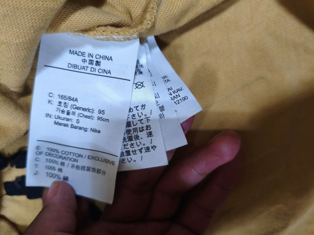 Nike CPFM (Category: Coats, Jackets and Outerwear) located in Manila. Submitted by akidfrombaguio1992 (Listing ID 1463999754, Image 3). Description: NIKE CACTUS PLANT FLEE MARKET 23x28 Dimes Good Condition.