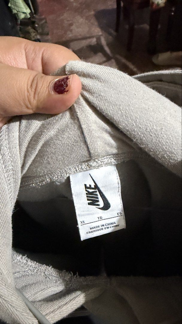 Nike Grey Pullover Hoodie with Zipper Pocket (Category: Hoodies) located in Manila. Submitted by grandearth.14a962 (Listing ID 1464092029, Image 3). Description: Nike Mid Swoosh FOG (Double hood) SIZE: Xl width: 25 Not sure if Legit or Off Negotiable! Pm if Interested! Location: Sampaloc, Manila.