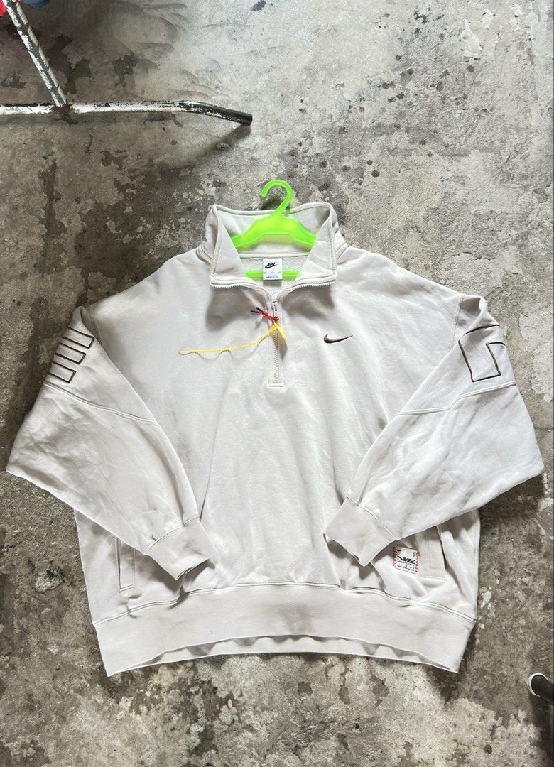 Nike Half Zip Sweatshirt XXL (Category: Coats, Jackets and Outerwear) located in Cavite. Submitted by remcadzzz (Listing ID 1463962542, Image 2). Description: - Lightweight Nike sweatshirt - Half-zip neckline with stand-up collar - Large Nike graphic on the back - Subtle Nike logo on the front chest - Two front pockets - Made in China - No issue - Excellent Condition - 27x27 .