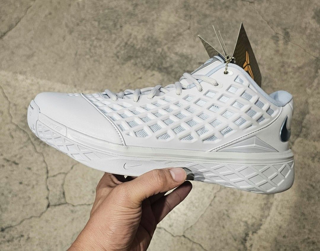 Nike KOBE 3 LOW PURE PLATINUM (Category: Sneakers) located in Quezon City. Submitted by justinkixs (Listing ID 1464137681, Image 1). Description: SZ 8 8.5 9 9.5 10 10.5 11 11.5 12 bnew legit.