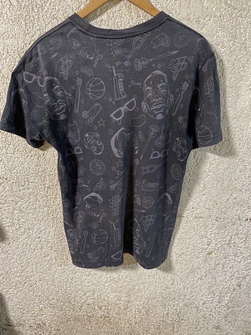 Nike lil penny shirt (Category: Activewear) located in Navotas City. Submitted by bayxsell (Listing ID 1463971065, Image 2). Description: WTS❗️ ▪️ PAYMENT VIA GCASH ▪️SHIPPING:VIA J&T ▪️- DELIVERY VIA LALAMOVE PAYMENT FIRST BEFORE PICK UP BY OG RIDER BUYER WILL SHOULDER AND BOOKED THE RIDER ▪️PASS TO COD ▪️ PLS SEE REVIEWS AND FEEDBACKS LEGIT SELLER ▪️ PLS CHECK MY OTHER ITEMS FOR SALE 📍 LOCATION:NAVOTAS MANILA DM IF INTERESTED.