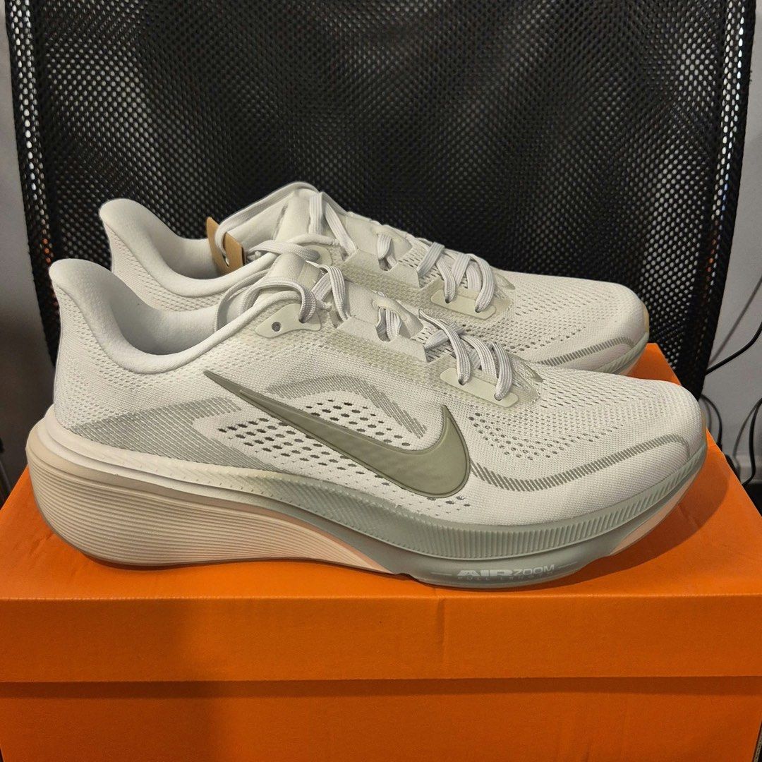 Nike Pegasus 42 (Category: Sneakers) located in Caloocan City. Submitted by declutter_joy (Listing ID 1464012121, Image 2). Description: US 9M PHP4,995 + SF Courier: Lalamove / Grab Express Location: Mckinley West, Taguig.