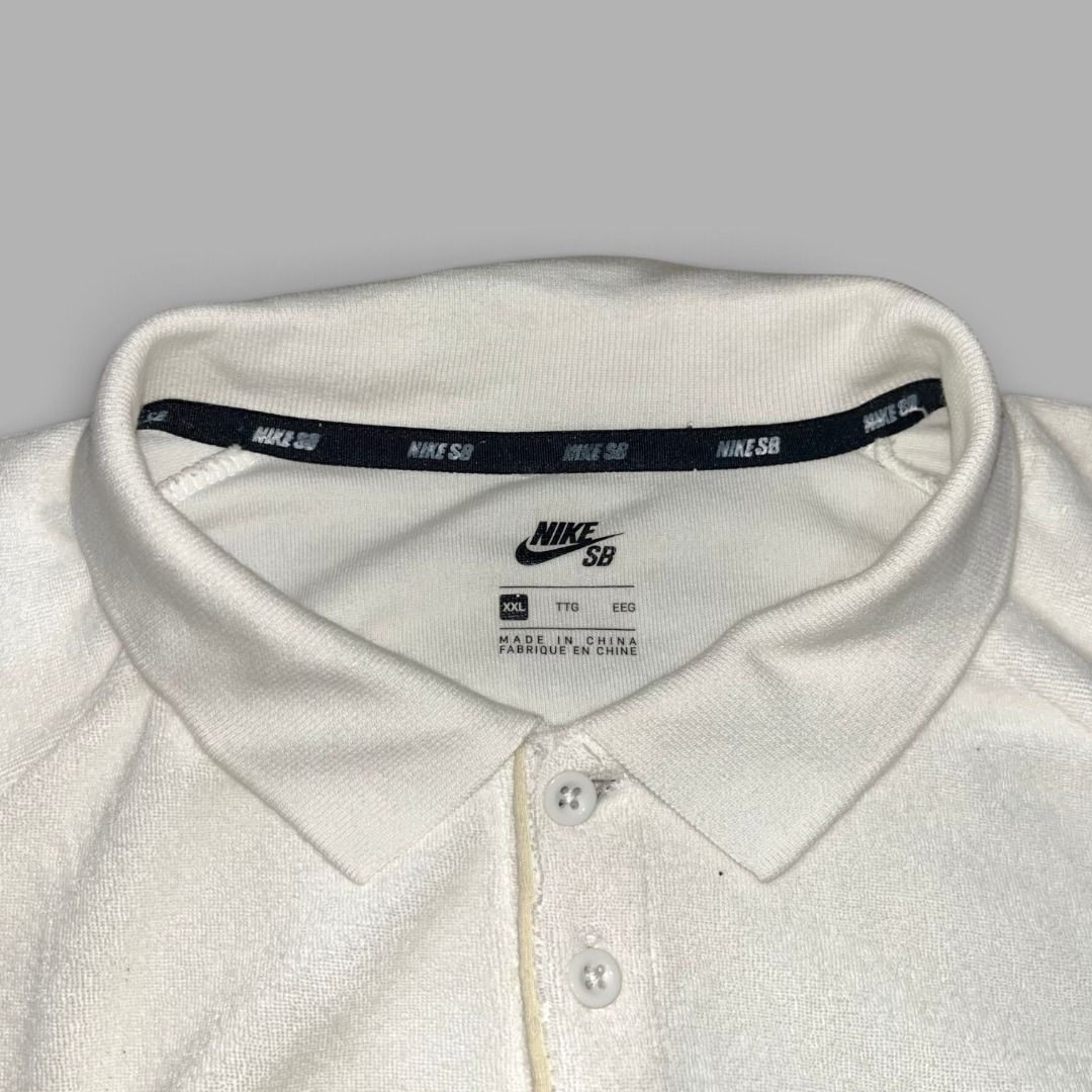 NIKE SB POLO SHIRT (Category: Tshirts & Polo Shirts ) located in Quezon. Submitted by ejay.thrift.clothes (Listing ID 1463989121, Image 3). Description: 2XL 25 X 27 ISSUE: SLIGHT STAIN/BARELY VISIBLE (ARMPIT) AS NEW CONDITION FRESHLY WASHED READY TO WEAR # 564.