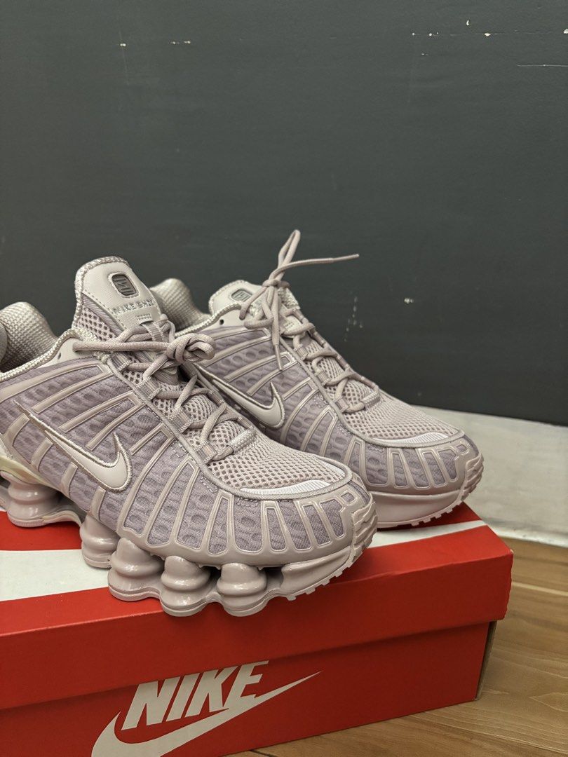 Nike Shox TL Size 9 Womens (Category: Sneakers) located in San Fernando. Submitted by kayemanalac_05 (Listing ID 1464006308, Image 3). Description: .