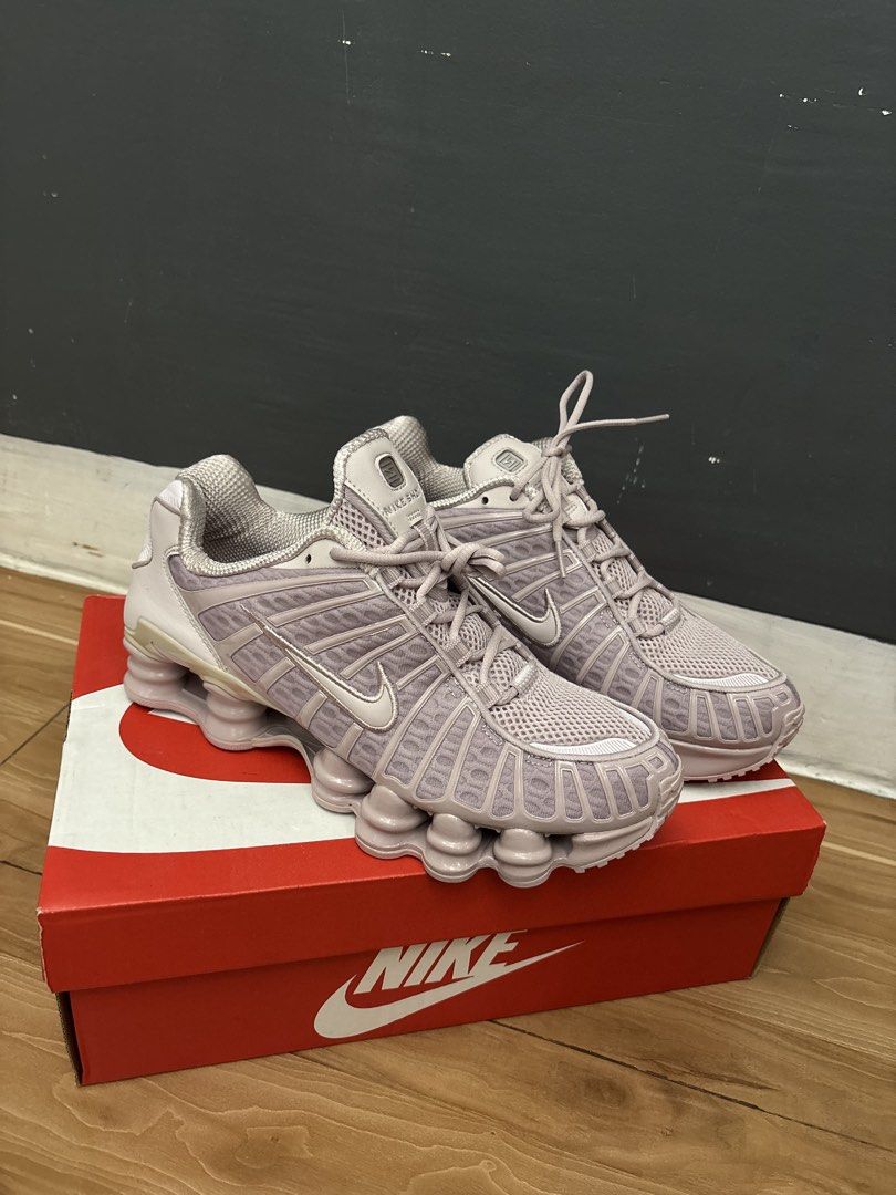Nike Shox TL Size 9 Womens (Category: Sneakers) located in San Fernando. Submitted by kayemanalac_05 (Listing ID 1464006308, Image 2). Description: .