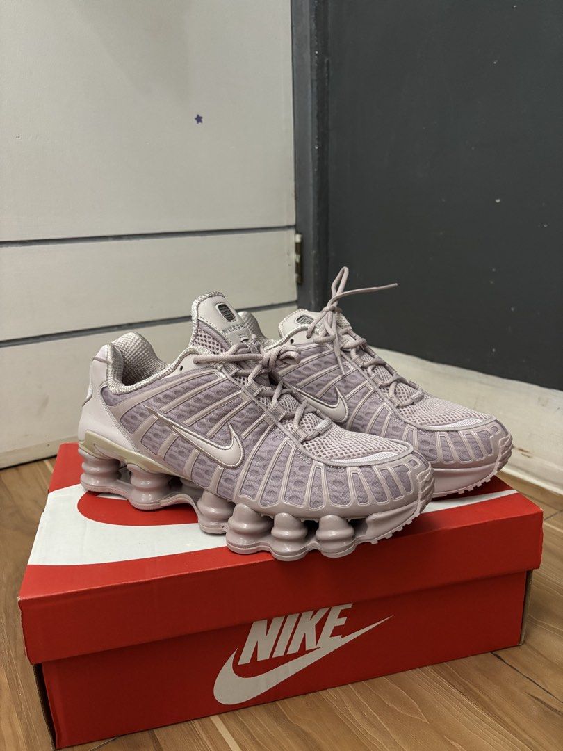 Nike Shox TL Size 9 Womens (Category: Sneakers) located in San Fernando. Submitted by kayemanalac_05 (Listing ID 1464006308, Image 1). Description: .