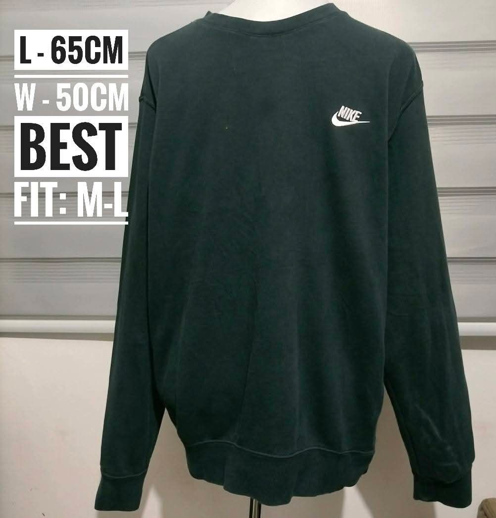 Nike Sweat Shirt 65x50 CM (Category: Coats, Jackets and Outerwear) located in Quezon City. Submitted by kalyedadshoesandapparel (Listing ID 1464021514, Image 1). Description: .