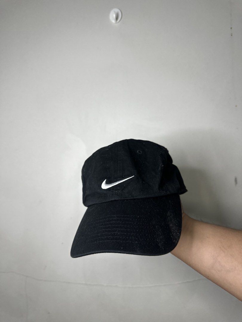 NIKE SWOOSH (Category: Caps & Hats) located in Molave. Submitted by thriftmate13 (Listing ID 1464076413, Image 1). Description: .