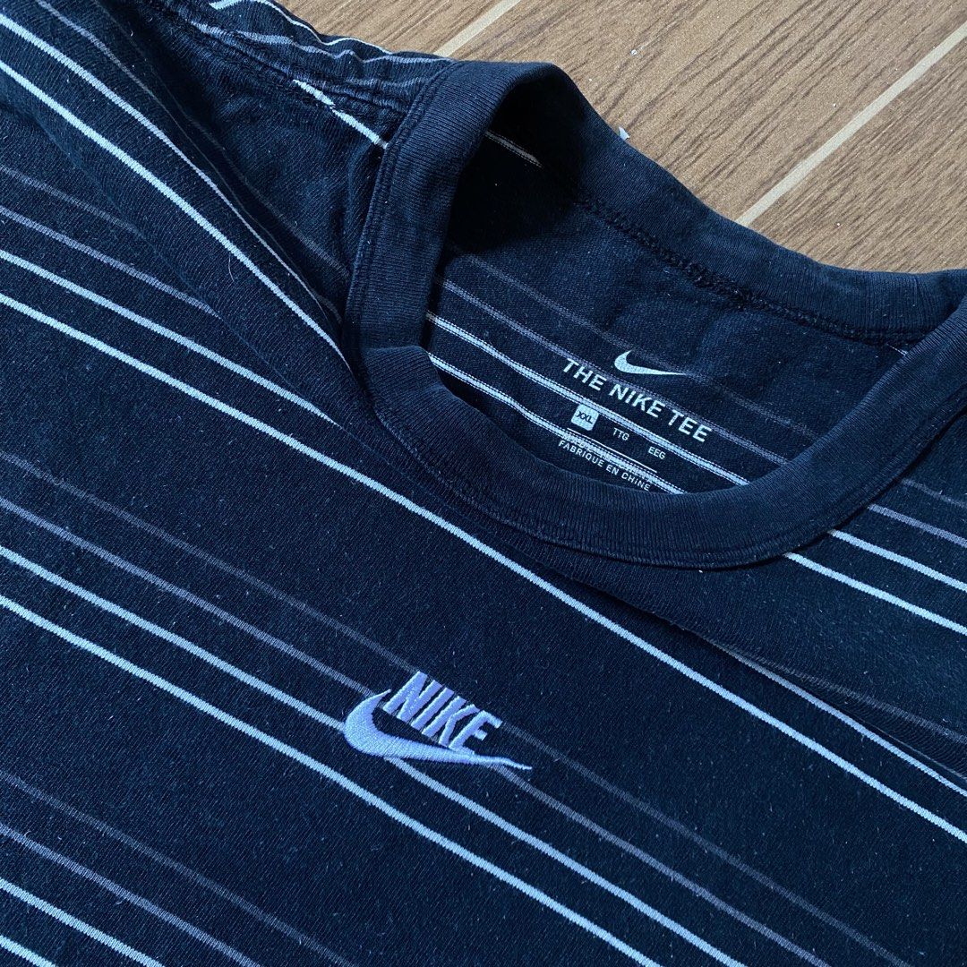 Nike tee shirt (Category: Formal Shirts) located in Paete. Submitted by fat.archives (Listing ID 1464085679, Image 2). Description: Dimes Bust 22 Length 29 +sf.
