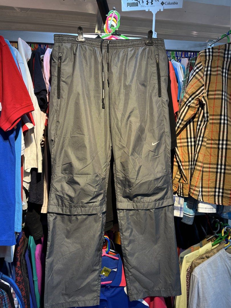 NIKE TRACKPANTS (Category: Trousers) located in Valencia. Submitted by hunterxthrifter (Listing ID 1464075195, Image 1). Description: GOOD ASNEW HOOK UP .