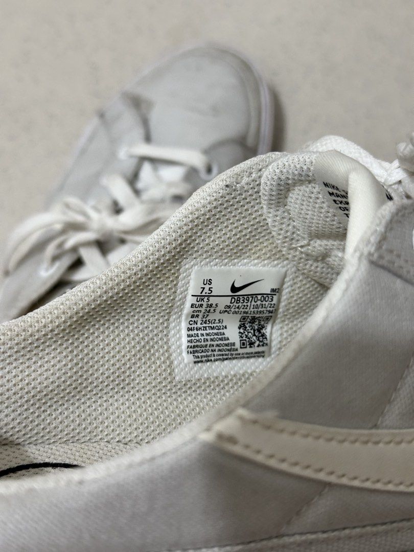 Nike White Low Top Casual Shoes (Category: Sneakers) located in Paranaque City. Submitted by preloveeed890 (Listing ID 1464043918, Image 2). Description: Needs Cleaning (dirt can be easily removed by baking soda and vinegar).